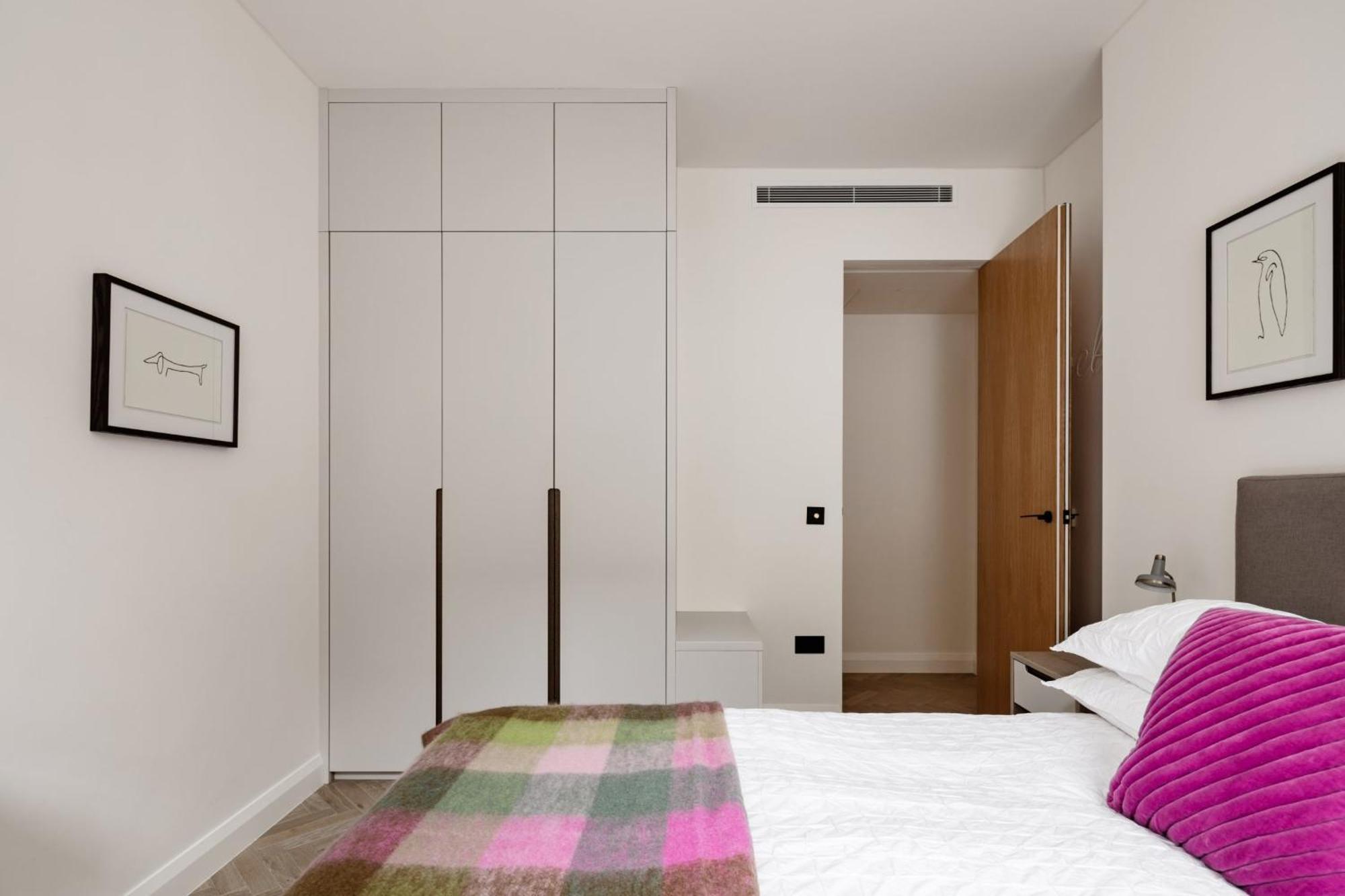 Modern Apartment & Rooms At Charing Cross Лондон Екстер'єр фото