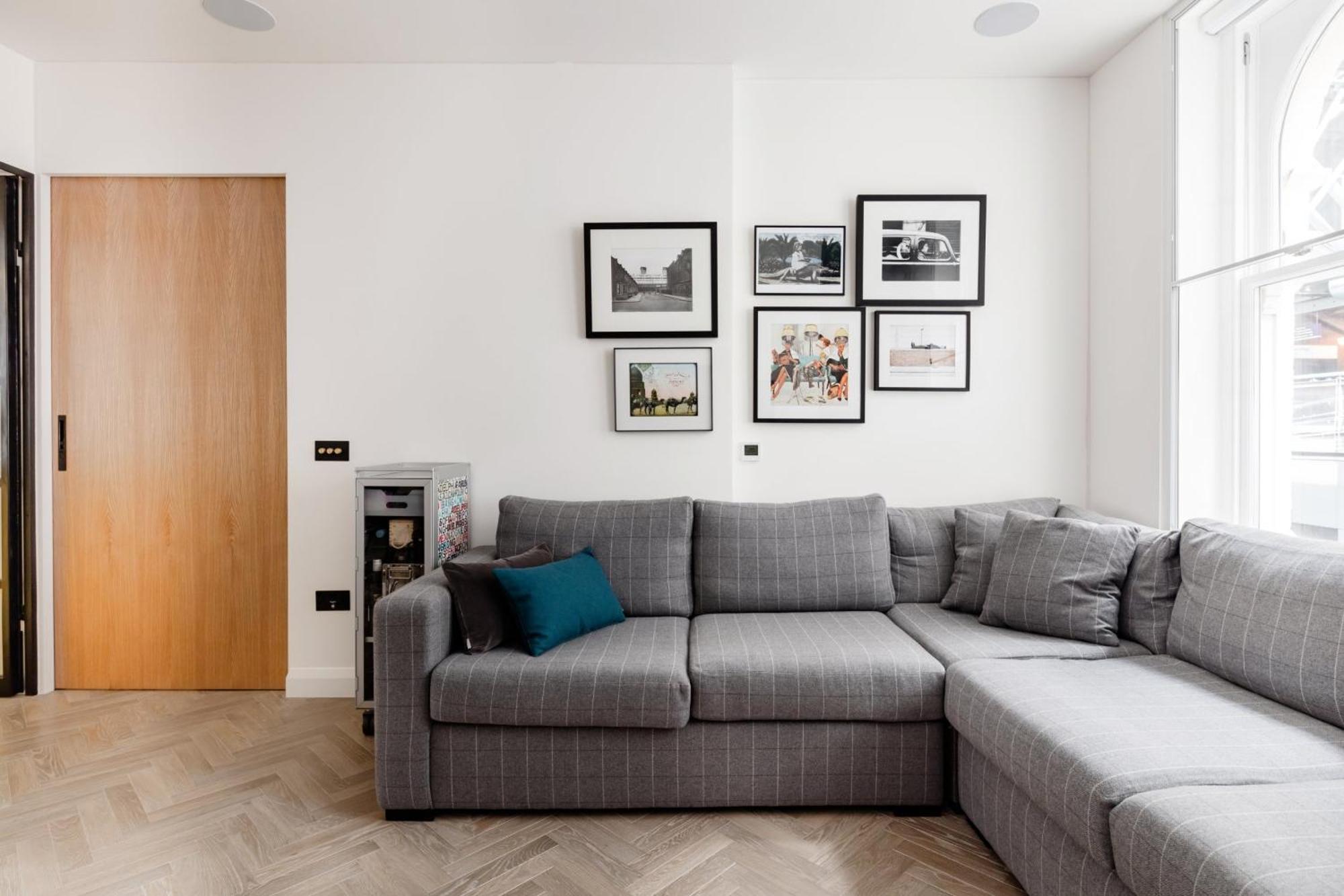 Modern Apartment & Rooms At Charing Cross Лондон Екстер'єр фото