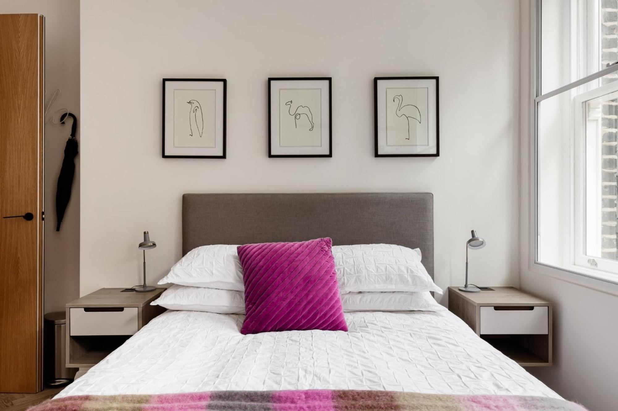 Modern Apartment & Rooms At Charing Cross Лондон Екстер'єр фото