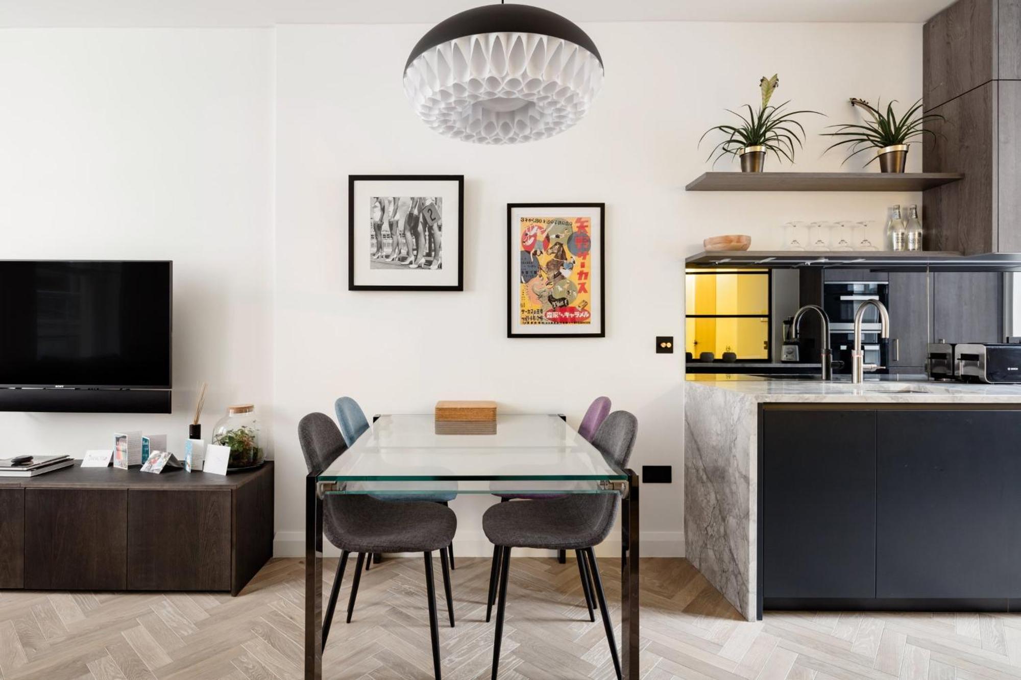 Modern Apartment & Rooms At Charing Cross Лондон Екстер'єр фото
