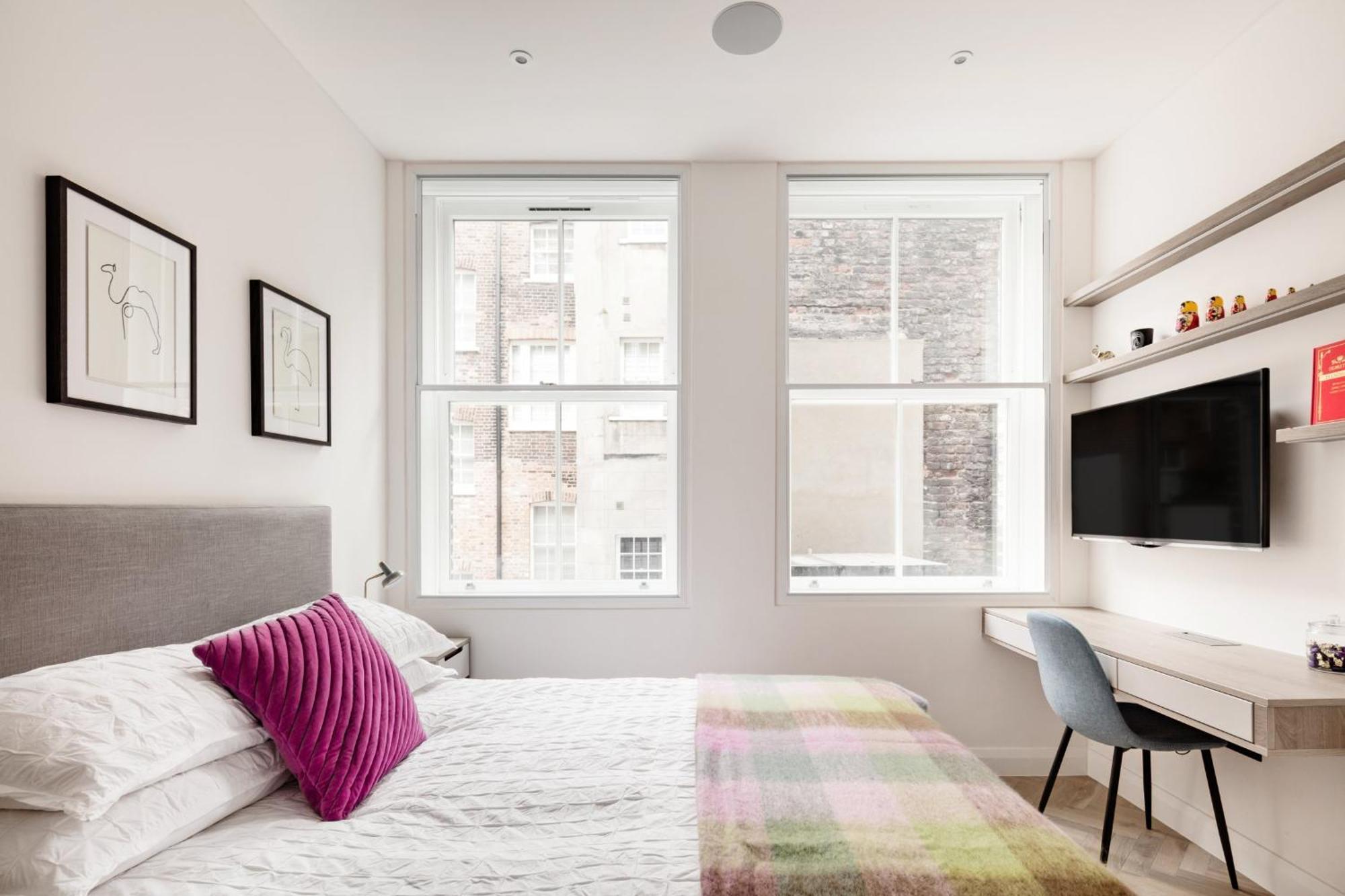 Modern Apartment & Rooms At Charing Cross Лондон Екстер'єр фото