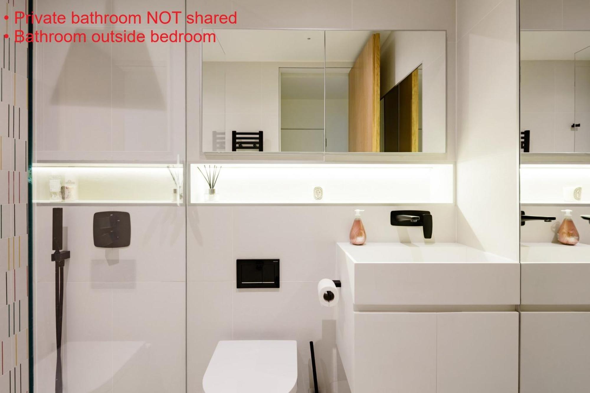 Modern Apartment & Rooms At Charing Cross Лондон Екстер'єр фото